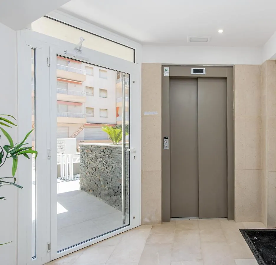 M A R I V E N T Suite With Bathroom And Terrace 50 M2 Roses 0*,  Spain