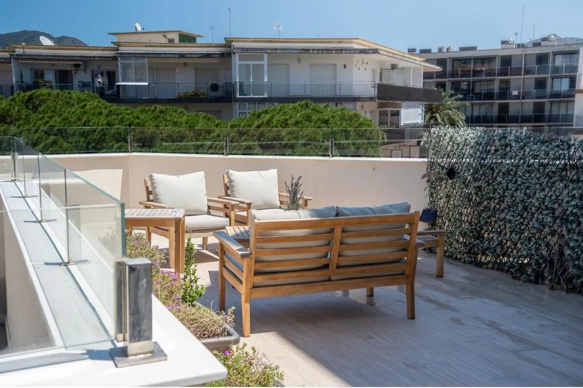 M A R I V E N T Suite With Bathroom And Terrace 50 M2 Roses Spain